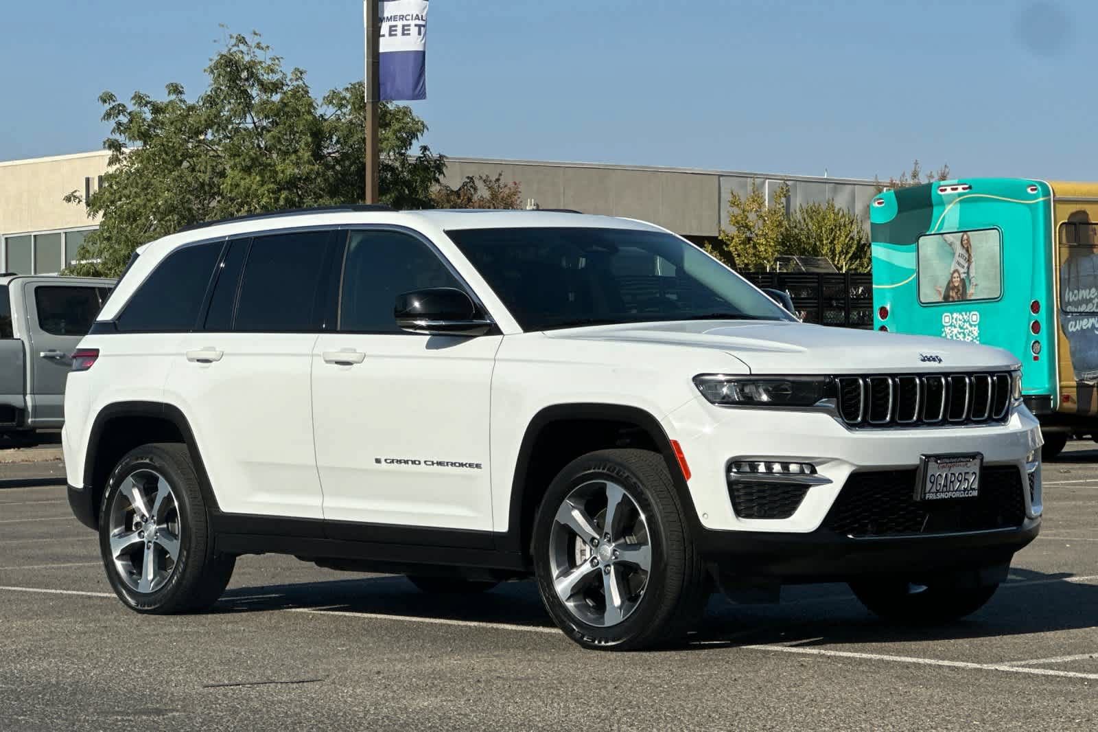 Used 2023 Jeep Grand Cherokee 4WD 4xe w/ Luxury Tech Group II image 10