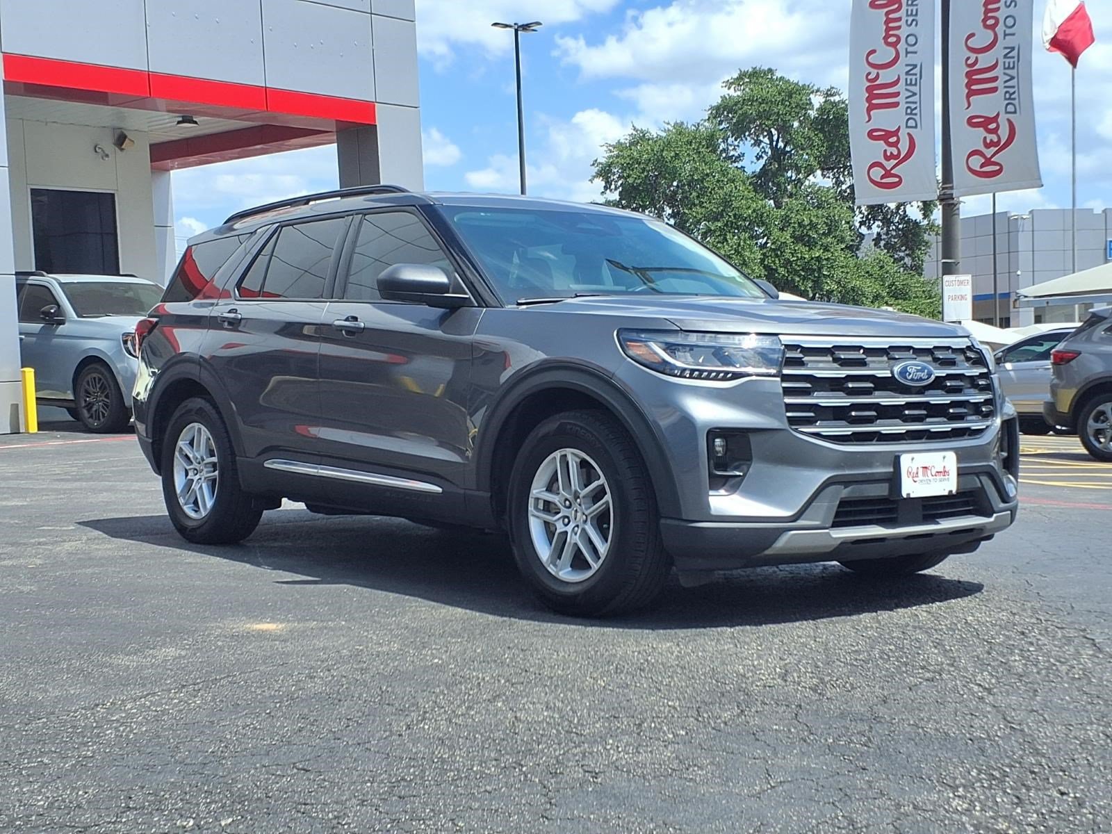 Certified 2025 Ford Explorer Active w/ Active Comfort Package RWD image 4