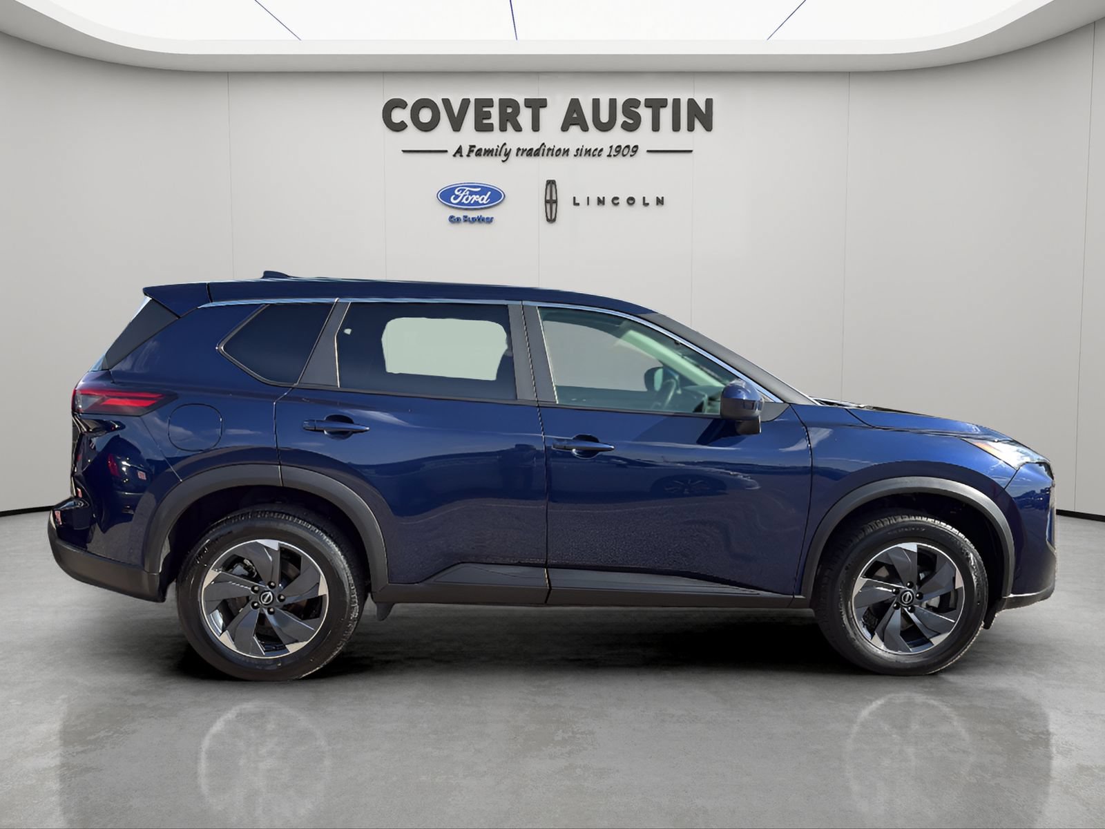 Used 2025 Nissan Rogue SV FWD image 6