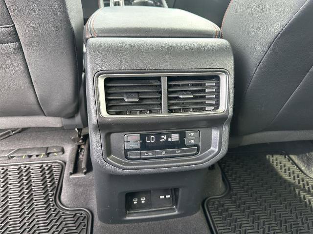 Used 2024 Volkswagen Atlas Peak Edition SE AWD/4WD image 24