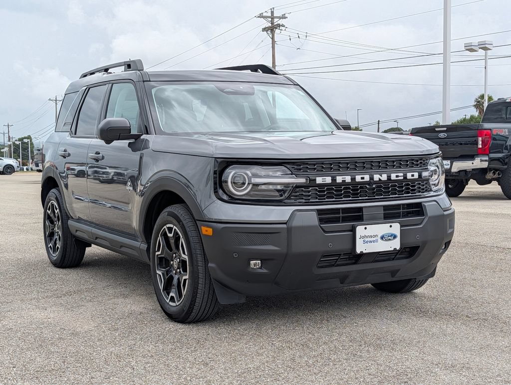 Certified 2025 Ford Bronco Sport Outer Banks w/ Outer Banks Tech Package+ AWD/4WD image 1