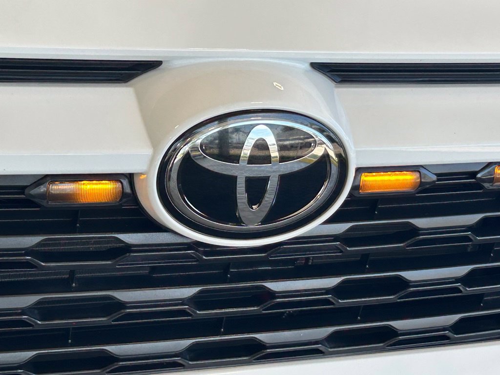 Used 2022 Toyota RAV4 XLE FWD image 20