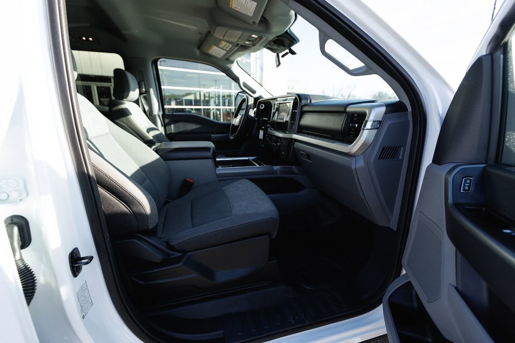 Certified 2025 Ford F450 XLT w/ 360-Degree Camera Package image 45