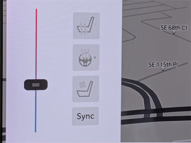 Used 2024 Chrysler Pacifica Limited image 23