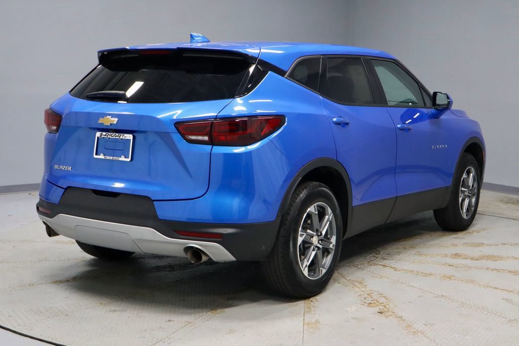 Used 2025 Chevrolet Blazer LT image 5