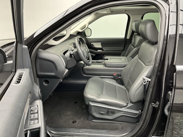 Certified 2025 Ford Expedition Max Active AWD/4WD image 3
