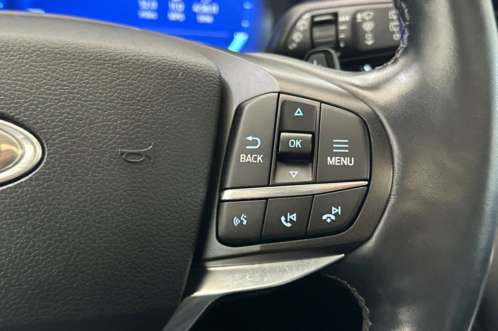 Certified 2020 Ford Explorer Platinum w/ Premium Technology Package AWD/4WD image 28