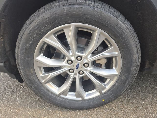 Certified 2023 Ford Explorer XLT w/ Equipment Group 202A AWD/4WD image 13