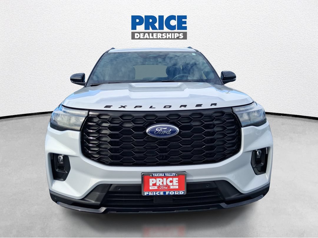 Certified 2026 Ford Explorer ST-Line AWD/4WD image 4