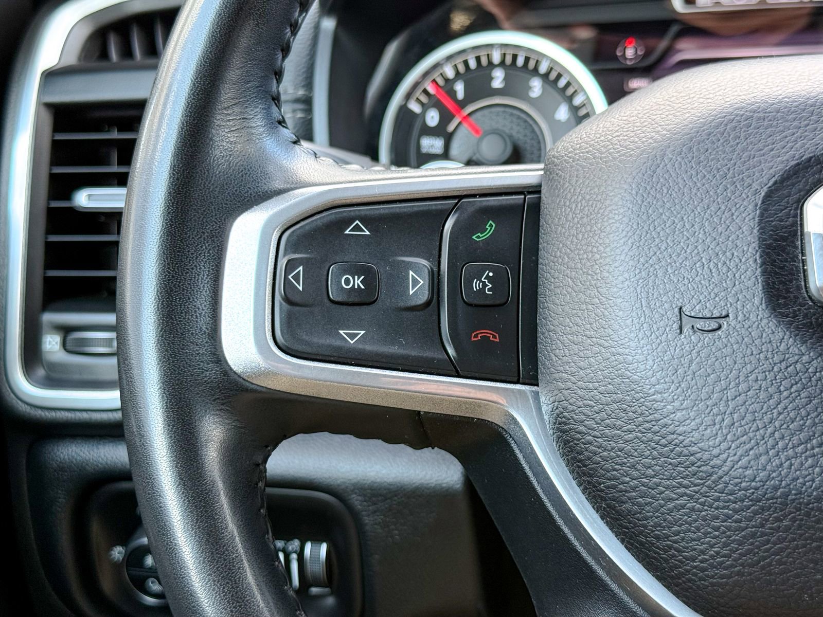 Used 2021 RAM 1500 Laramie AWD/4WD image 39