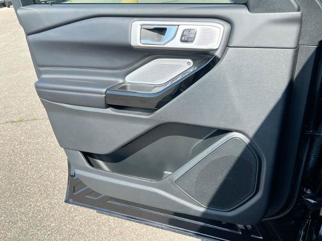 Certified 2023 Ford Explorer Platinum w/ Technology Package AWD/4WD image 30