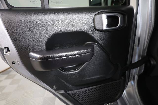 Used 2020 Jeep Gladiator Rubicon AWD/4WD image 27