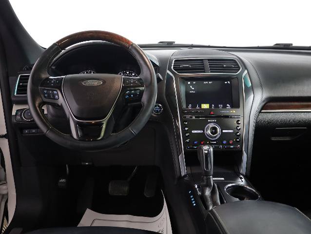 Certified 2018 Ford Explorer Platinum AWD/4WD image 12