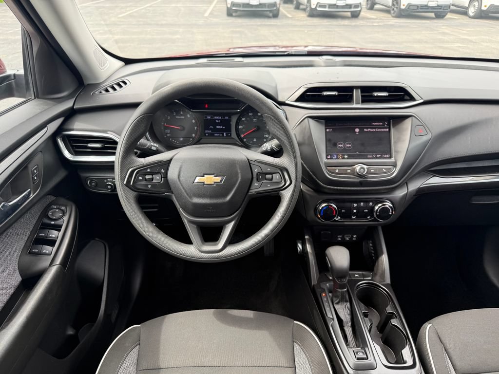 Used 2023 Chevrolet TrailBlazer LT FWD image 21