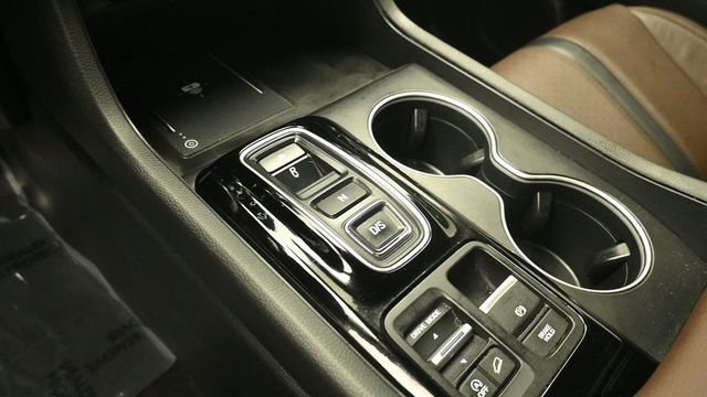 Used 2024 Honda Pilot Elite image 18