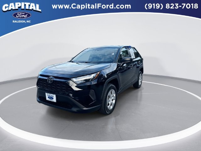 Used 2025 Toyota RAV4 LE AWD/4WD image 4