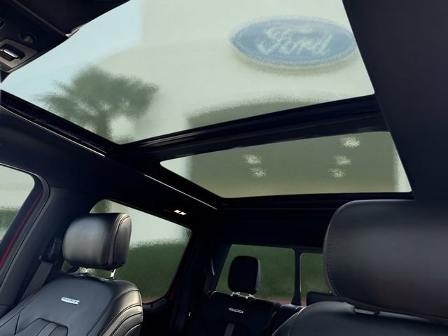 Certified 2019 Ford F350 Platinum w/ Platinum Ultimate Package AWD/4WD image 23