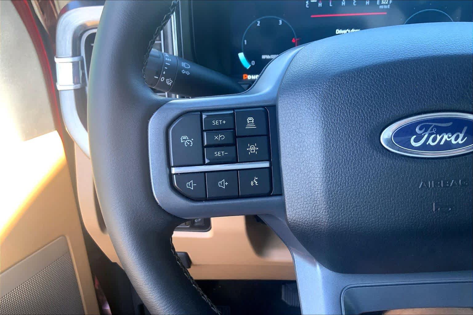 Certified 2025 Ford F450 Lariat w/ Lariat Ultimate Package AWD/4WD image 24