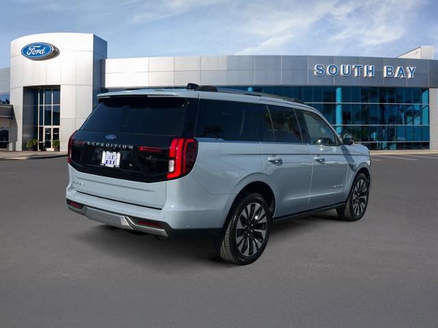 Certified 2025 Ford Expedition Platinum w/ Driver's Package AWD/4WD image 5