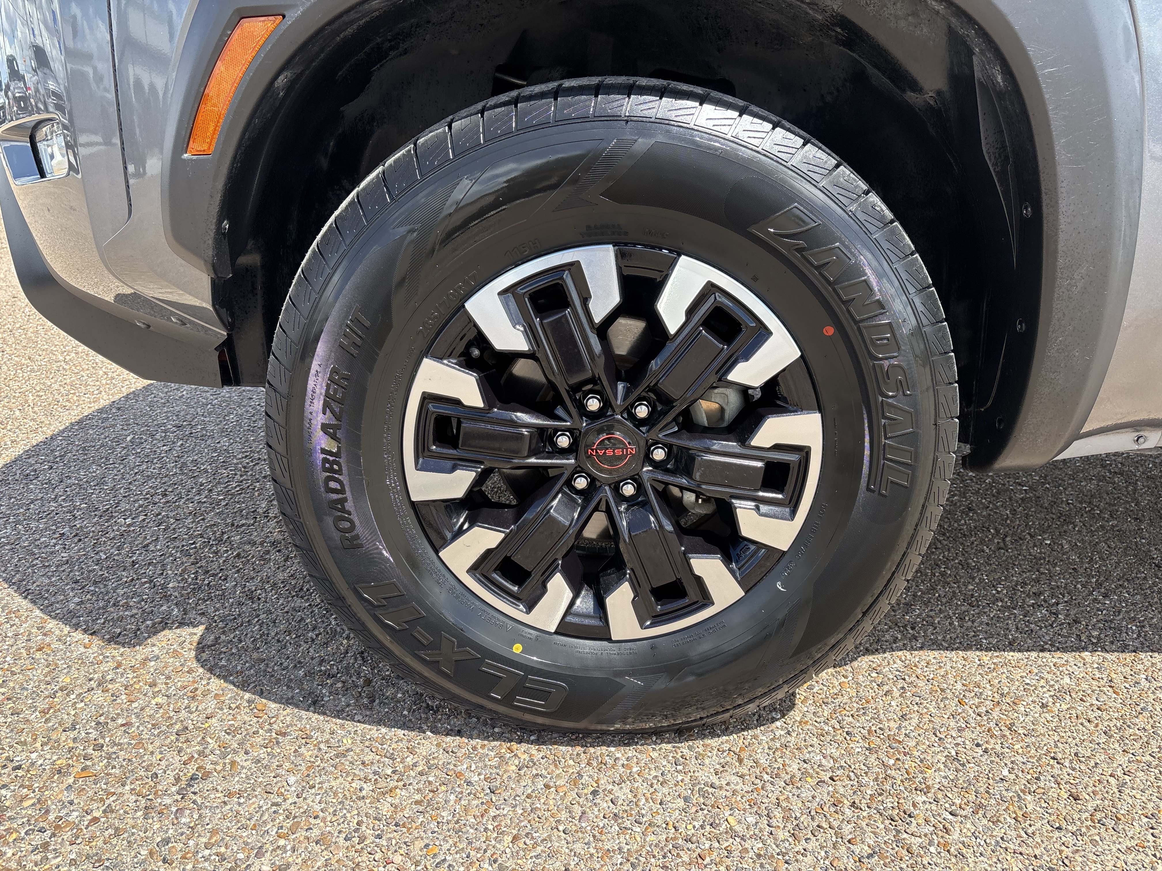 Used 2024 Nissan Frontier PRO-4X AWD/4WD image 8