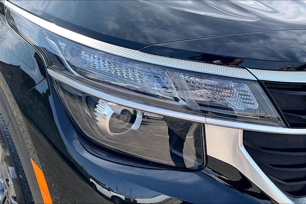 Used 2024 Kia Seltos LX AWD/4WD image 29