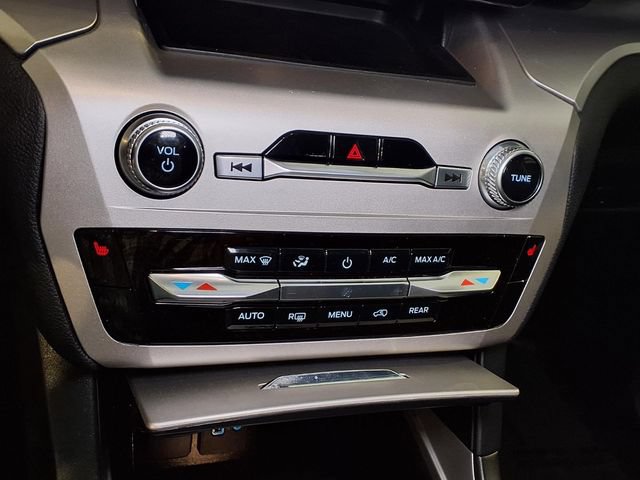 Certified 2022 Ford Explorer XLT RWD image 8