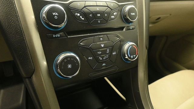Certified 2018 Ford Fusion SE FWD image 17