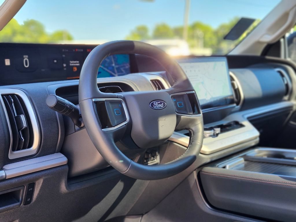 Certified 2025 Ford Expedition Active RWD image 21