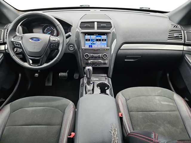 Certified 2019 Ford Explorer XLT w/ Equipment Group 202A FWD image 9