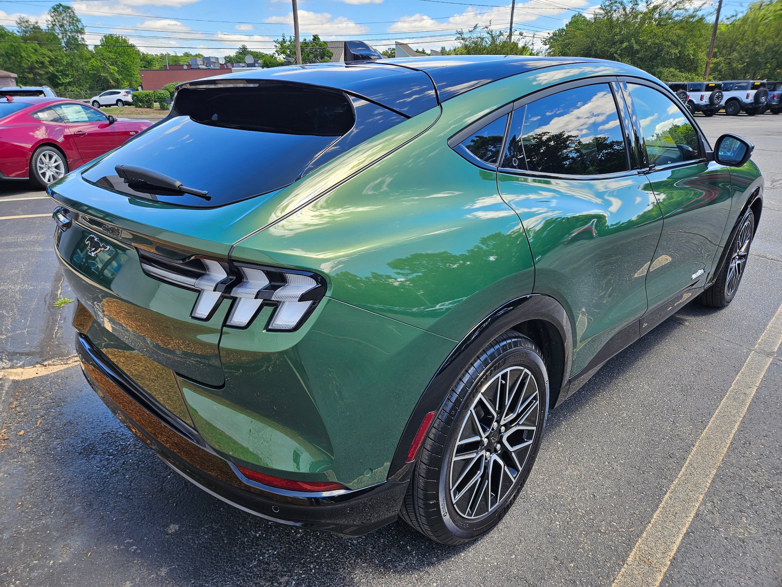 Certified 2024 Ford Mustang Mach-E Premium AWD/4WD image 5