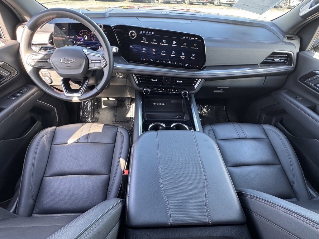 Used 2025 Chevrolet Suburban RST image 27