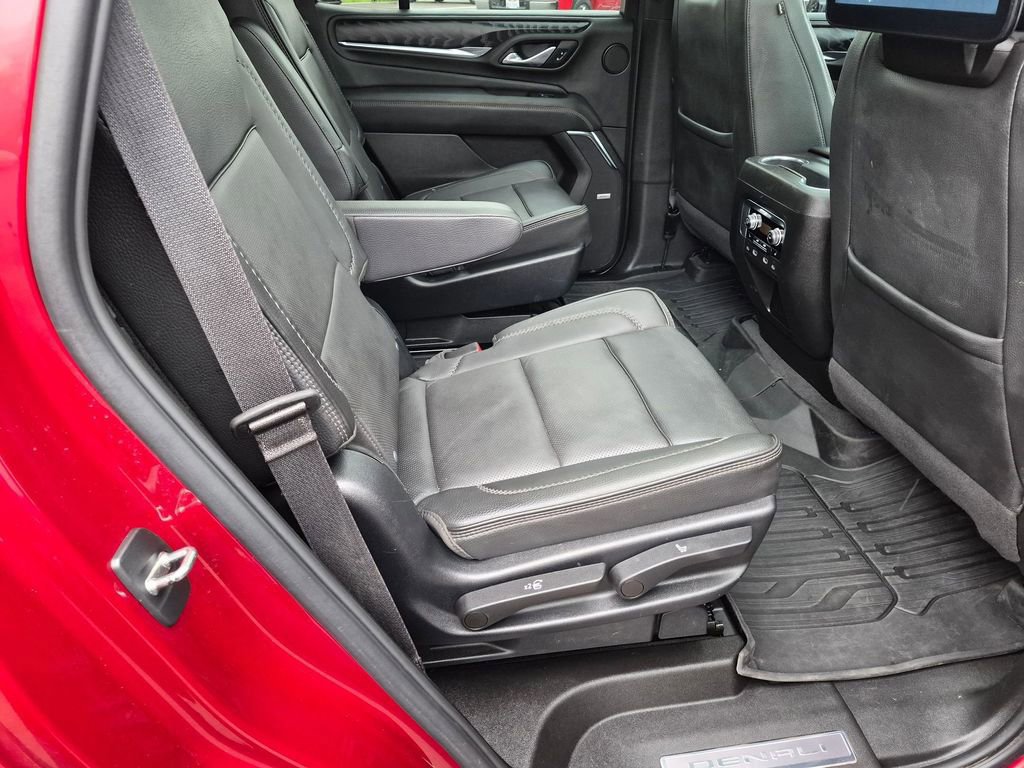 Used 2023 GMC Yukon Denali w/ Denali Reserve Package image 21