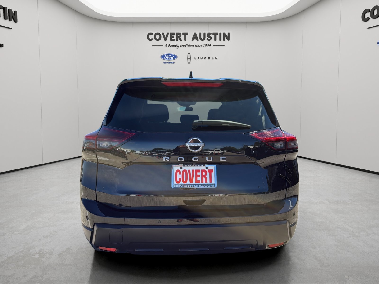 Used 2026 Nissan Rogue SV FWD image 3