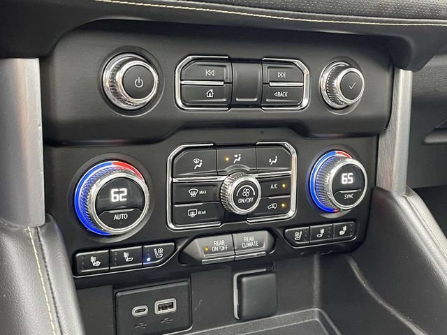 Used 2023 GMC Yukon SLT w/ SLT Premium Package AWD/4WD image 31
