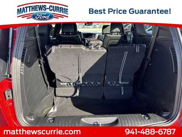 Used 2025 Chrysler Pacifica Limited image 14