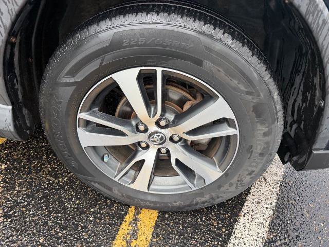 Used 2018 Toyota RAV4 XLE AWD/4WD image 33