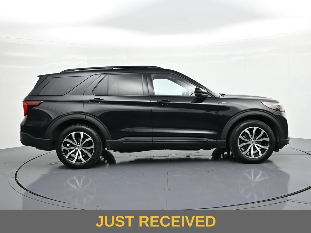 Certified 2025 Ford Explorer ST-Line AWD/4WD image 5