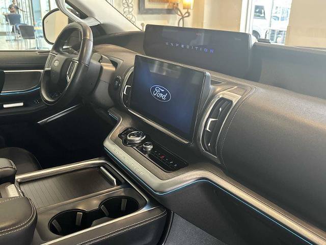 Certified 2025 Ford Expedition Platinum w/ Driver's Package AWD/4WD image 28