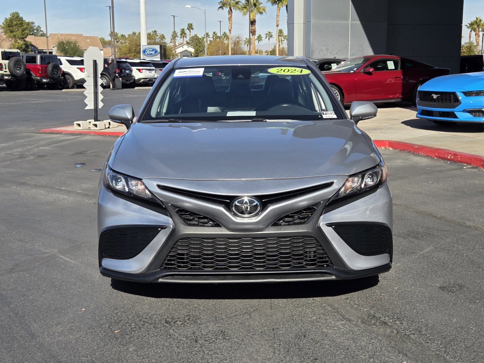 Used 2024 Toyota Camry SE image 8