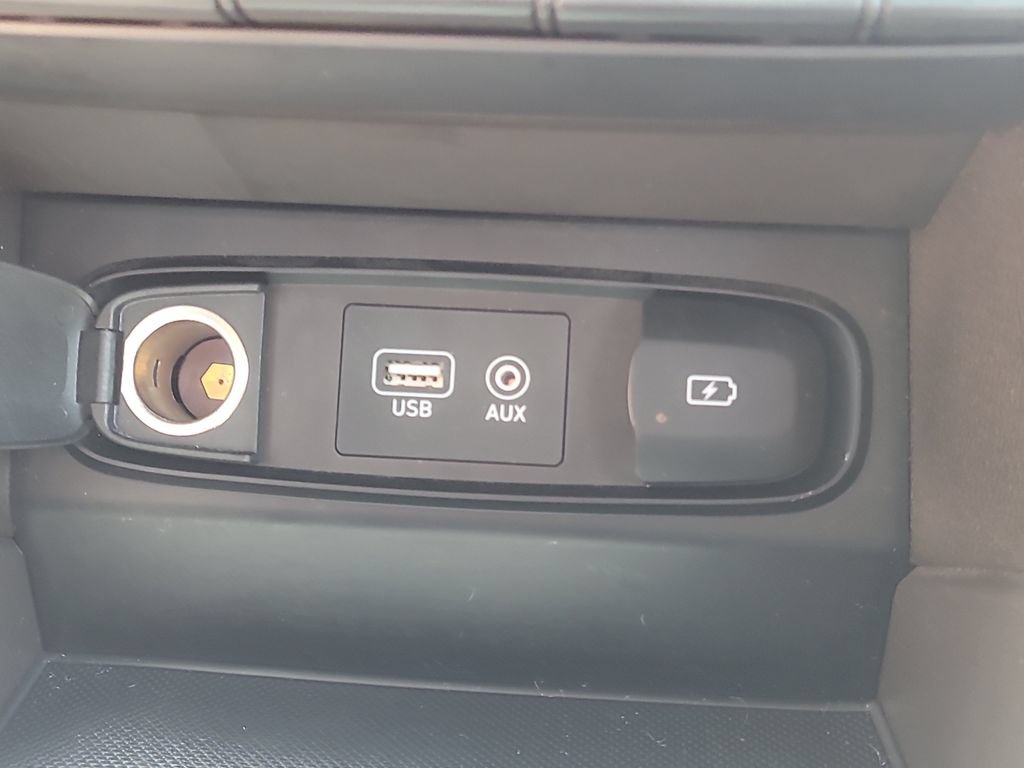 Used 2019 Hyundai Santa Fe SEL FWD image 23