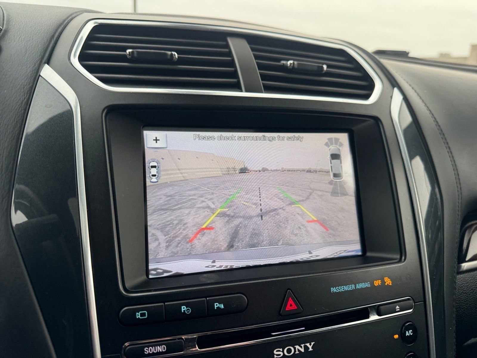 Certified 2017 Ford Explorer Platinum image 34