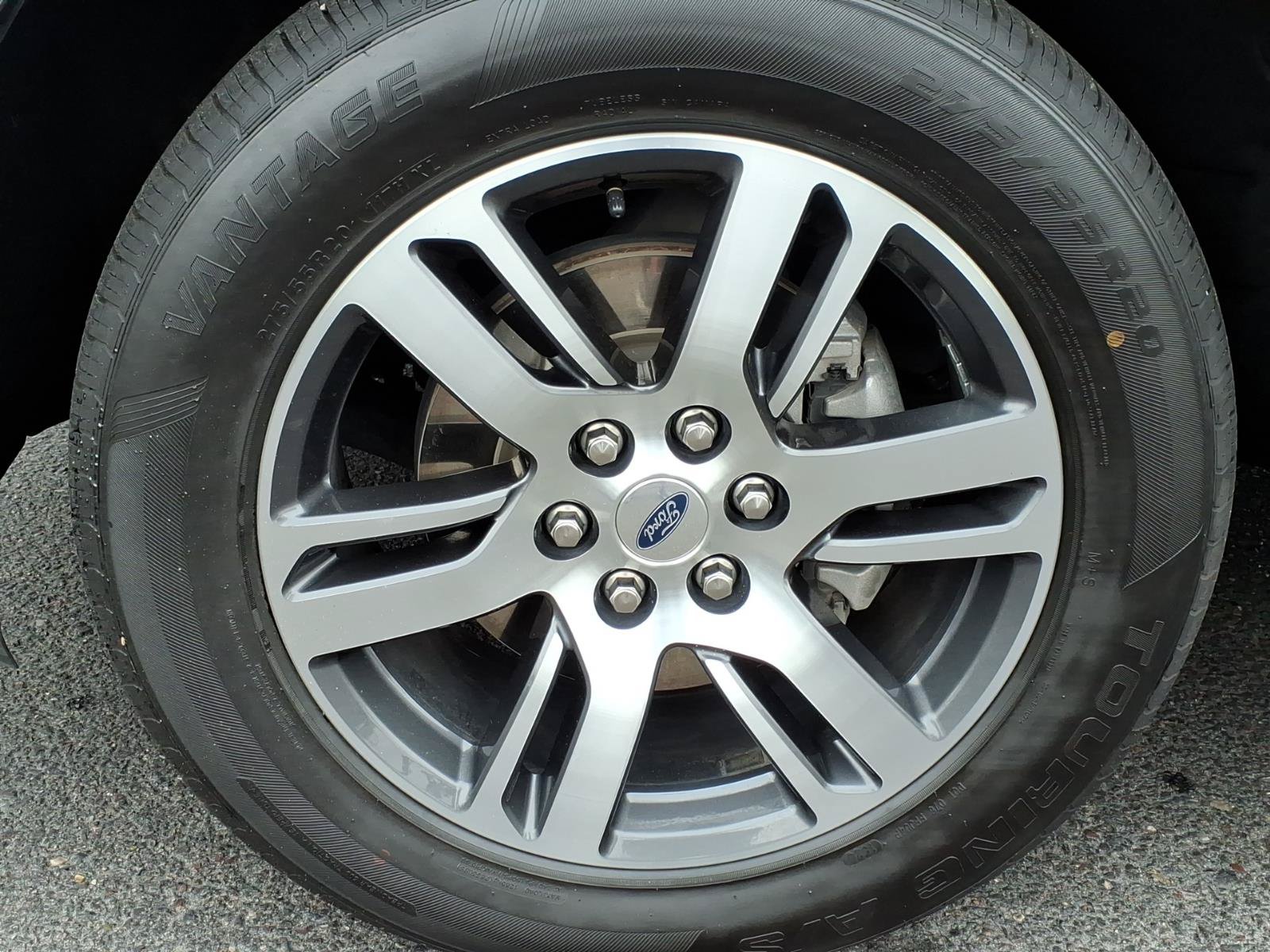 Certified 2024 Ford Expedition Limited RWD image 9