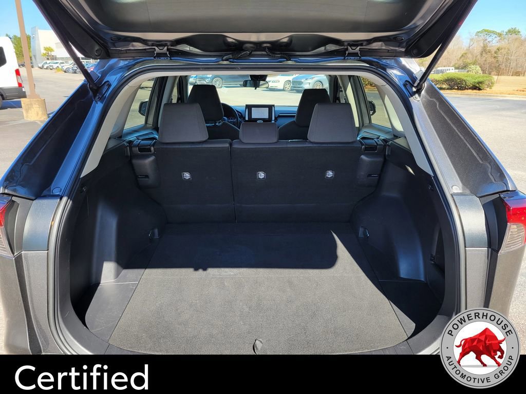 Used 2022 Toyota RAV4 XLE image 14