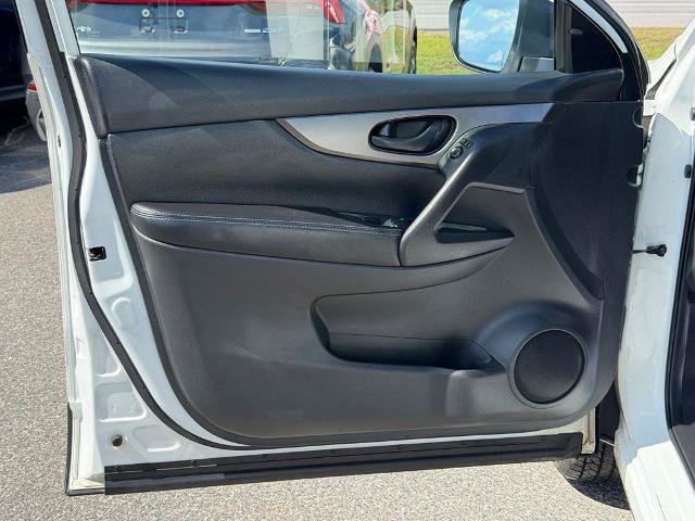 Used 2018 Nissan Rogue Sport S AWD/4WD image 10