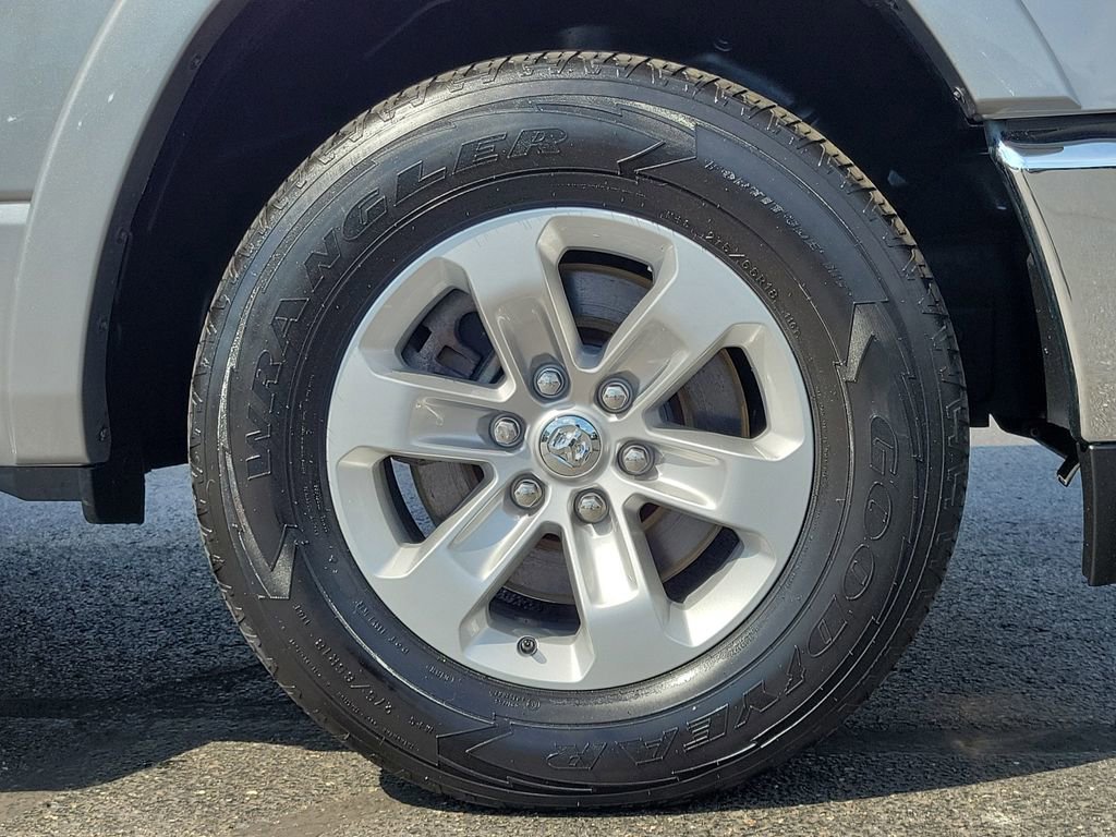 Used 2022 RAM 1500 Laramie AWD/4WD image 9