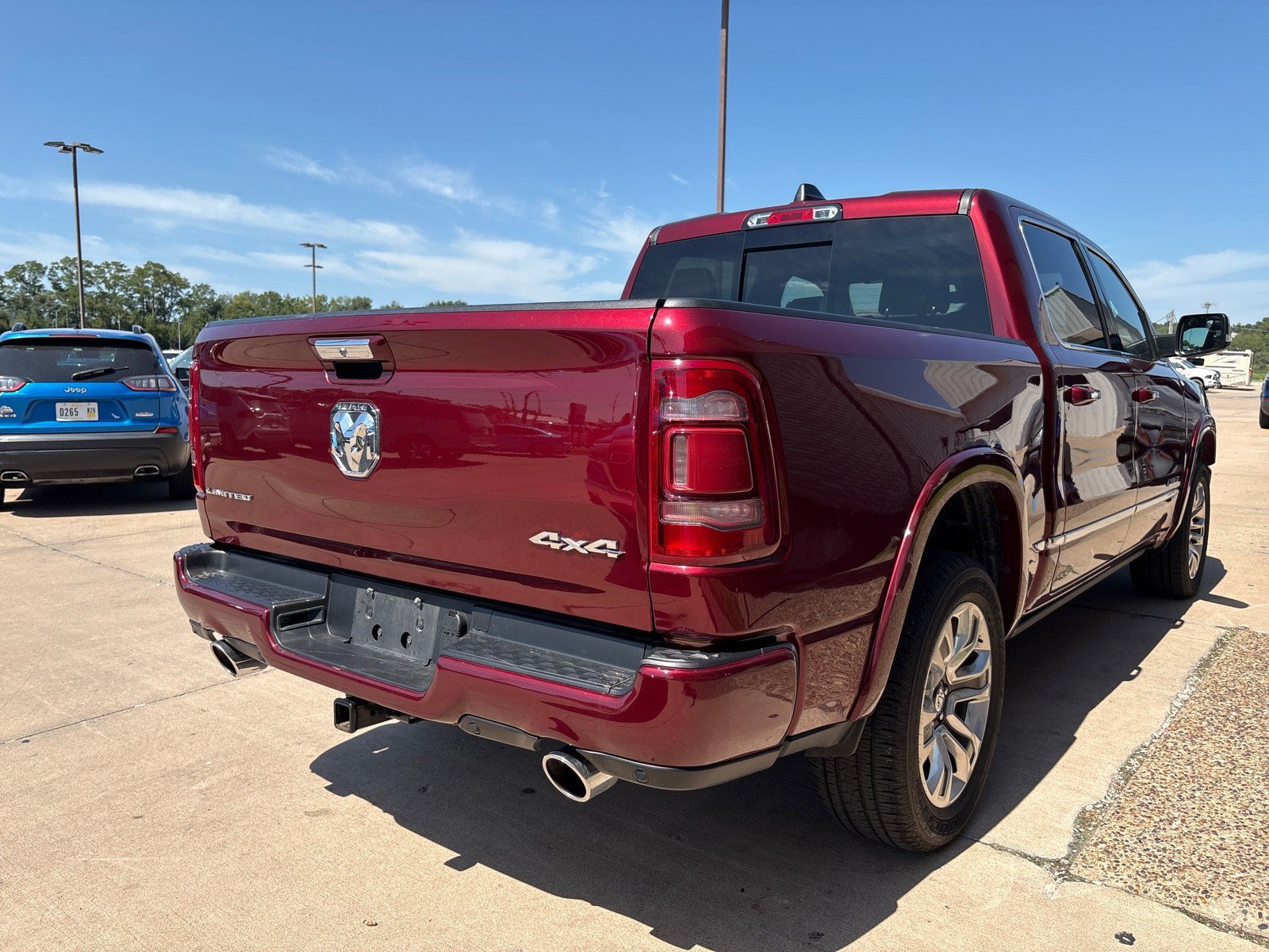 Used 2022 RAM 1500 Limited w/ Body Color Bumper Group AWD/4WD image 13