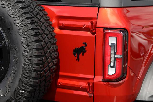Certified 2024 Ford Bronco Wildtrak AWD/4WD image 10