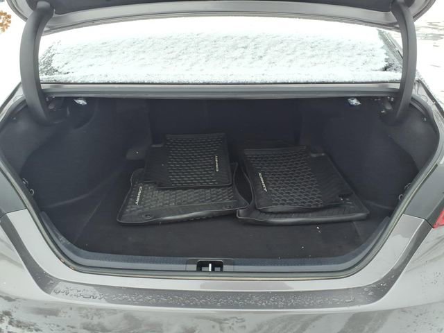 Used 2024 Toyota Camry SE image 9