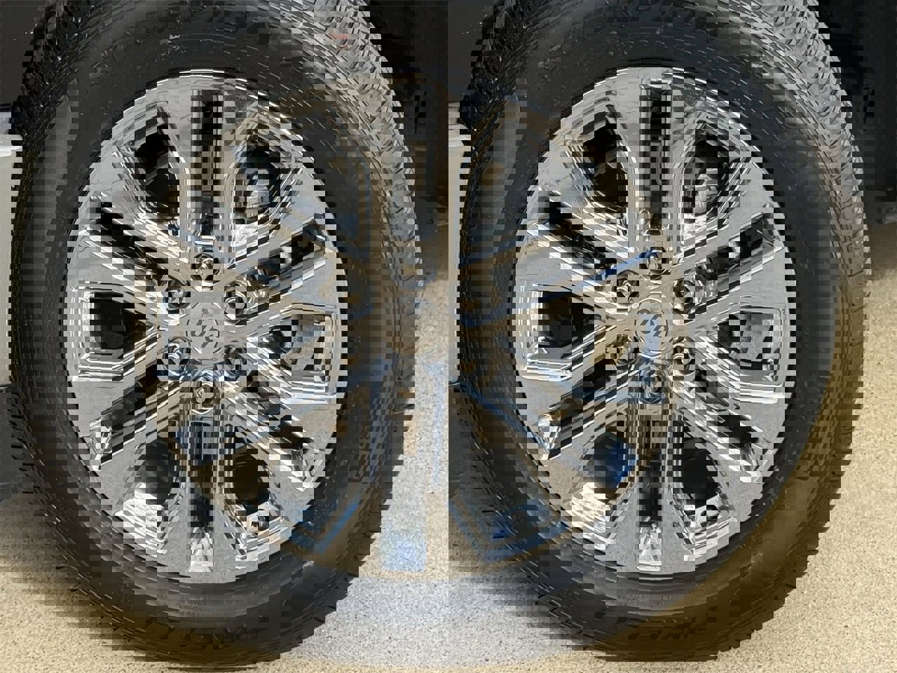 Certified 2025 Ford F150 King Ranch w/ FX4 Off-Road Package image 9