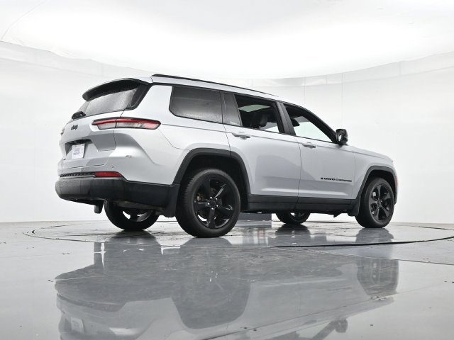 Used 2023 Jeep Grand Cherokee L Altitude AWD/4WD image 33